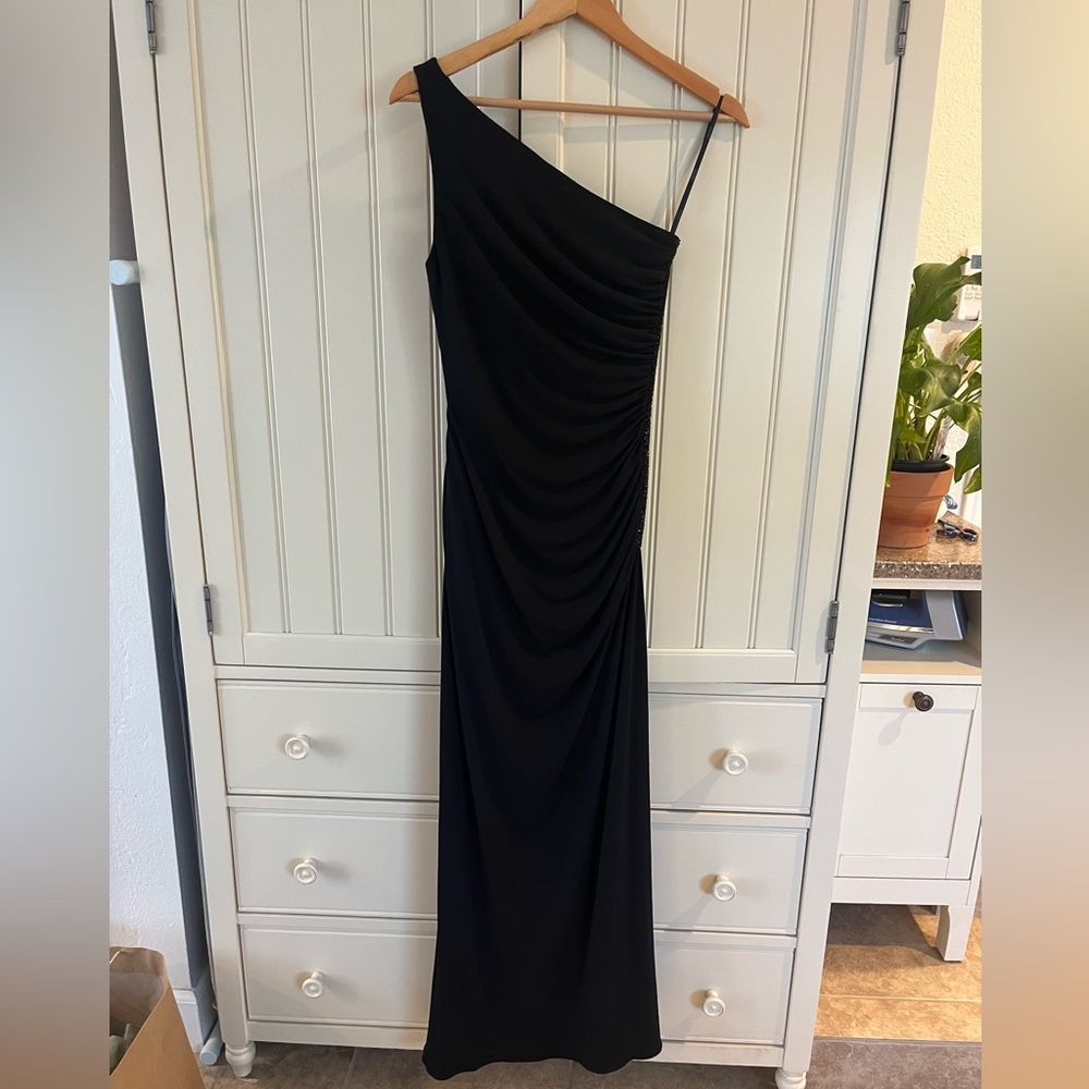 One shoulder black dress by Laundry Shelli Segal. Size 4.